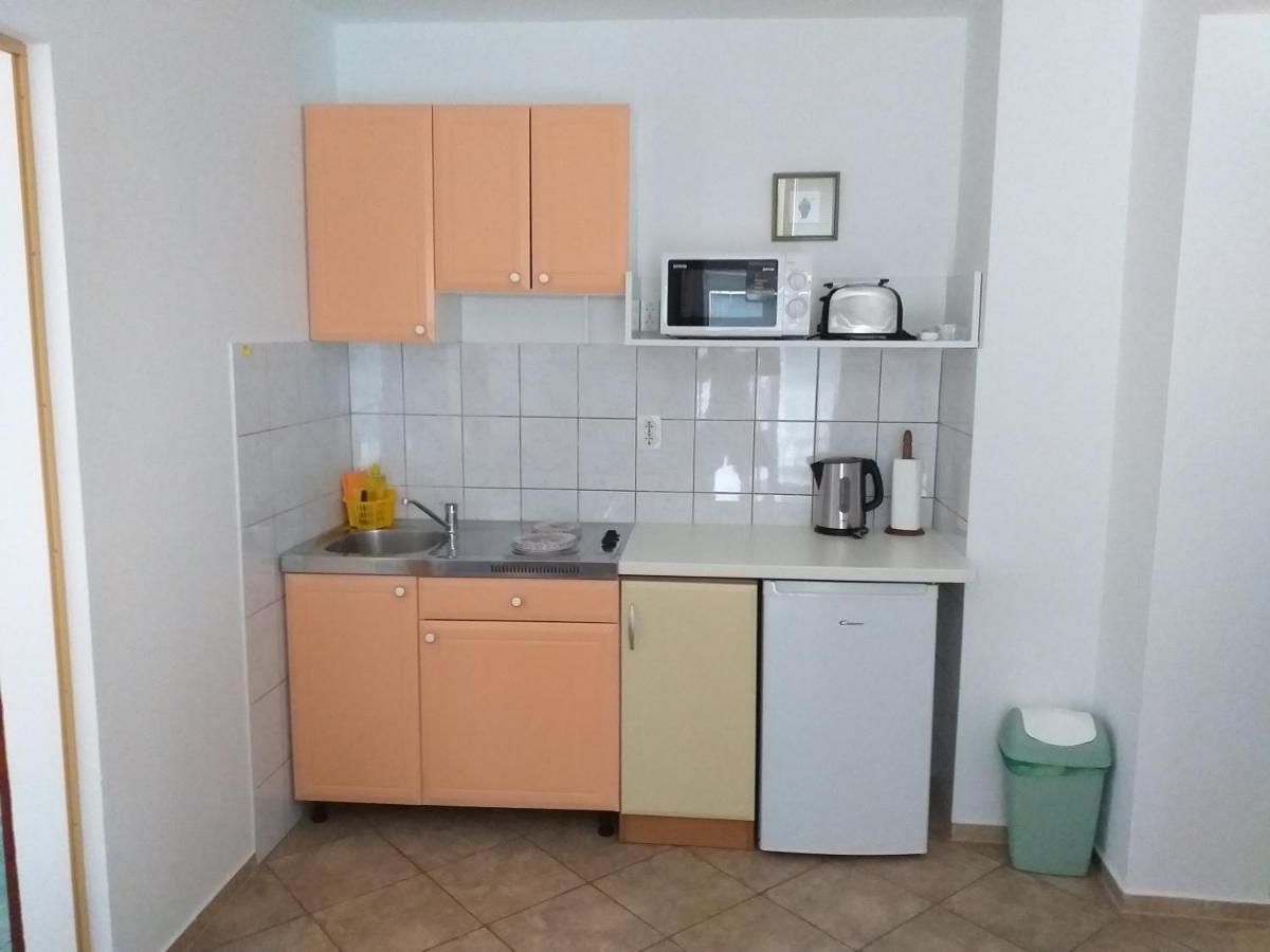 Apartments I-P Malinska Bagian luar foto